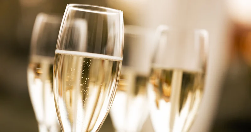 Şampan alarkən nələrə diqqət etməli?