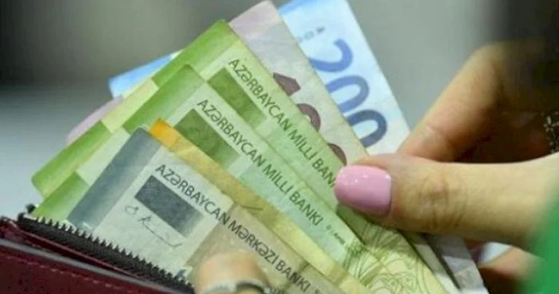Orta aylıq əməkhaqqı yenə azaldı Bu dəfə 1 manat 40 qəpik