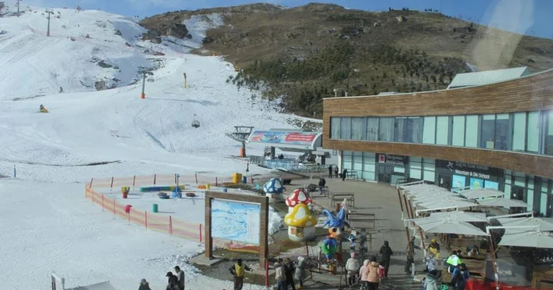 Şahdağ Turizm Mərkəzində xizək yamacları niyə bağlıdır?