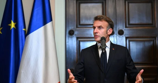 Makron bu şəxslərə sosial şəbəkələri qadağan edir