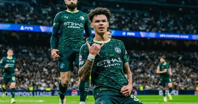 Mançester Siti Real a, Benfika Napoli yə qalib gəldi