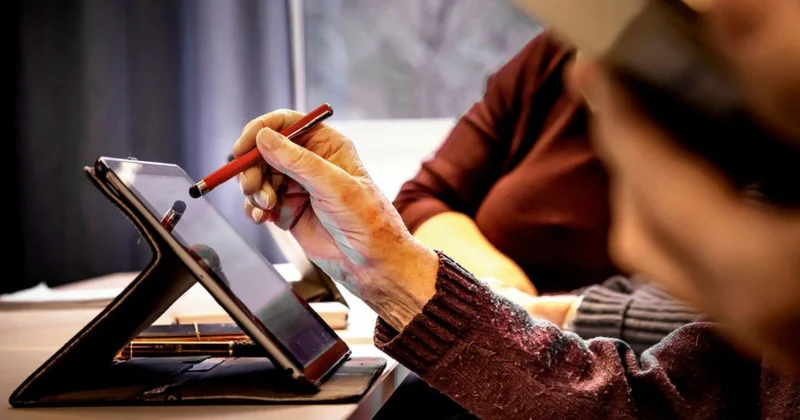 İsveçdə uşaqlarla böyüklər arasında süni intellektdən istifadə fərqi sürətlə artır