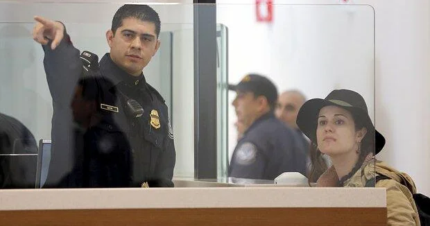 США захотели получать данные из социальных сетей въезжающих в страну туристов