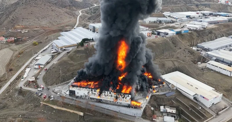 В Турции произошел пожар на фабрике