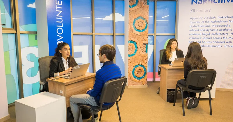 Подано 16 тысяч заявок для участия в волонтерской программе WUF13 ФОТО