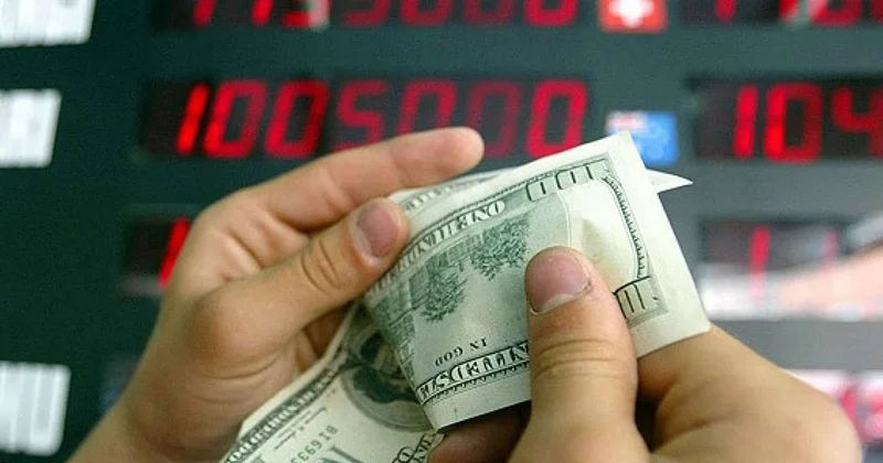 Üç valyuta Azərbaycanda ucuzlaşdı