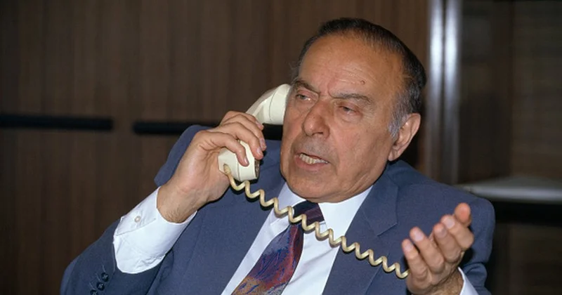 “Heydər Əliyev Ramiz Mehdiyevə zəng edib dedi ki...” Prezidentin fotoqrafı