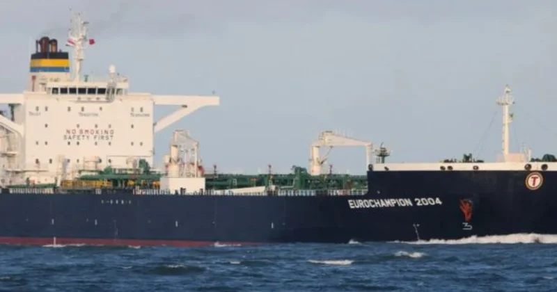 Ukrayna dronları Qara dənizdə Rusiya tankerini vurub