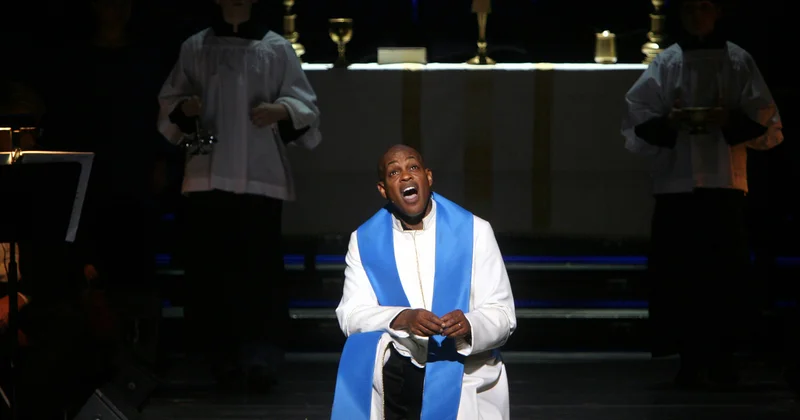 Məşhur opera müğənnisi öldürüldü: oğlu tutuldu