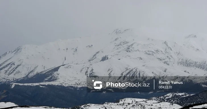 Природный контраст: снег в горах, ливни в долинах Азербайджана