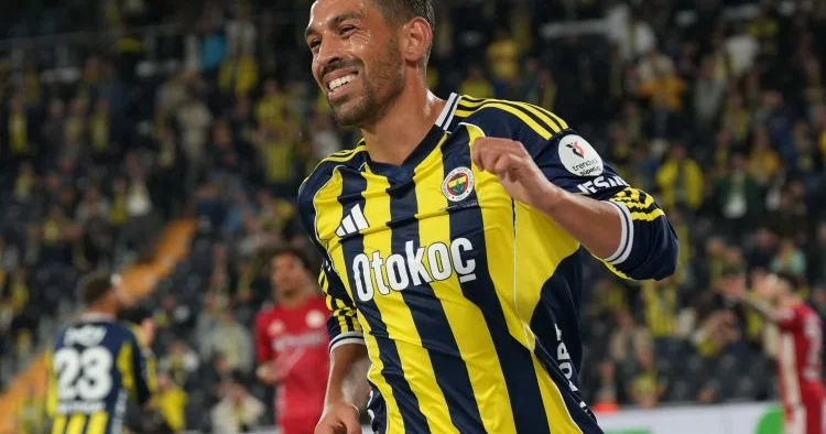 Türkiyə millisinin üzvü Trabzonspor a keçə bilər