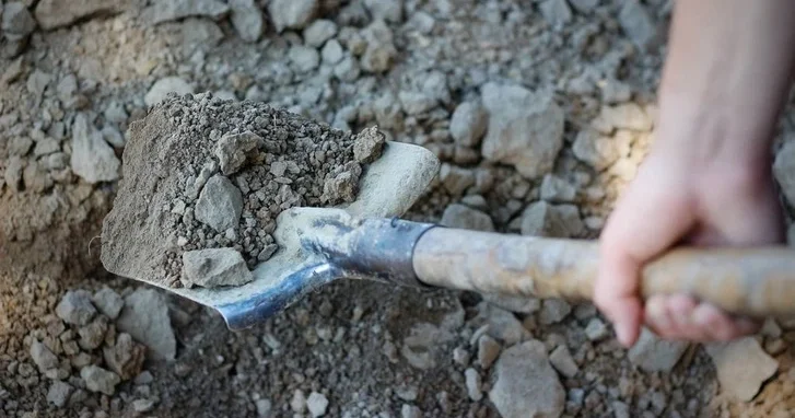 В Баку супруги убили соседа и закопали труп во дворе: подсудимый рассказал, как это произошло