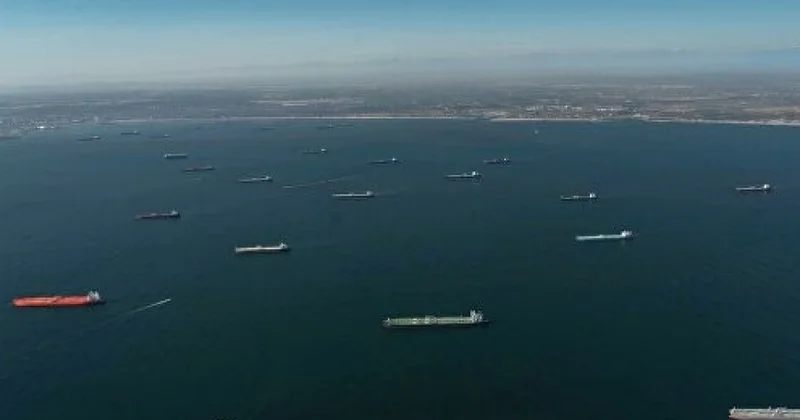 ABŞ sahillərində iri neft tankerini ƏLƏ KEÇİRDİ VİDEO