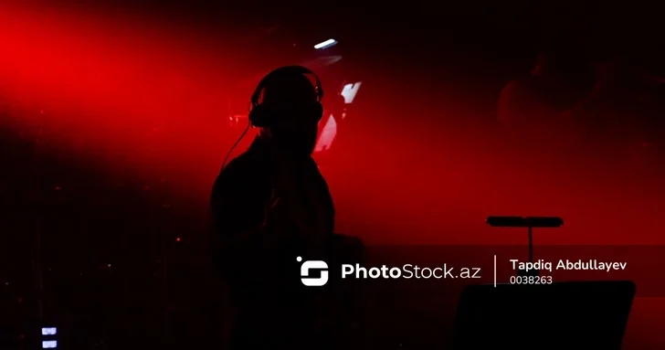 От музыкальных сетов до детских шоу: сколько стоят услуги диджеев и аниматоров в Азербайджане?