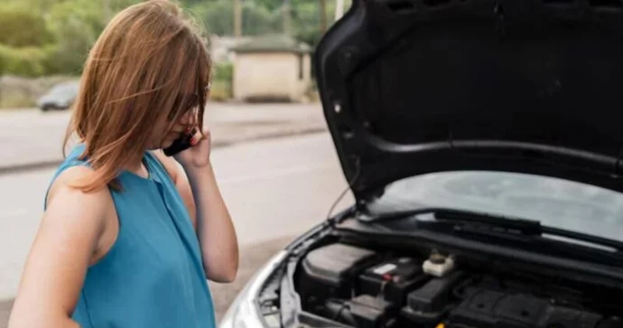Benzin bitdi, maşın yolda qaldı Bu halda sürücü cərimə edilə bilər?