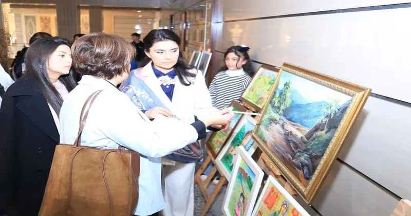 İncəsənət Kollecində “Bir əsrdən artıq yol” adlı sərgi açılıb