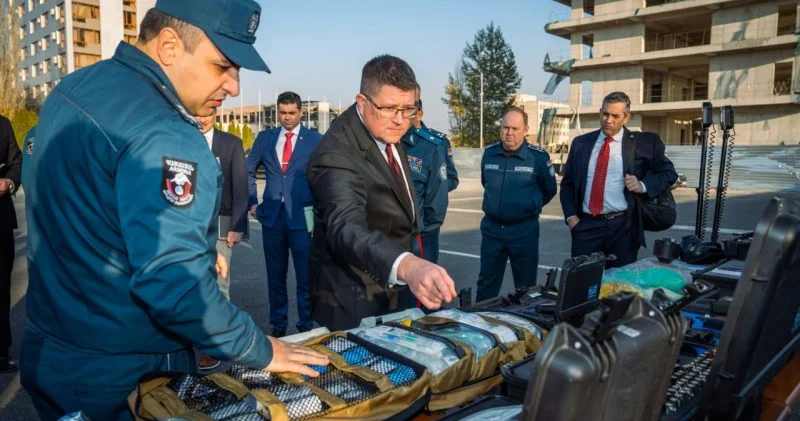 ABŞ ın briqada generalı Ermənistana gəlib: Bakı ilə sülh sazişini müzakirə edəcək