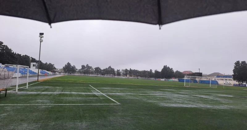 “Baku Sportinq” “Şahdağ Qusar” oyunu şiddətli yağışda baş tutub VİDEO