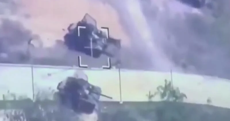 Тайские танки обстреляли здания в армии Камбоджи ВИДЕО