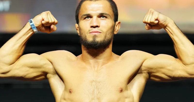 Umar Nurməhəmmədov “əsl UFC çempionu necə olmalıdır?” sualına cavab verib