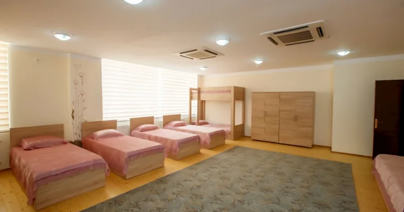 Bakıda sığınacaqda çəkilən görüntü ürək parçaladı: uşaq hər gecə bunu edirmiş... VİDEO