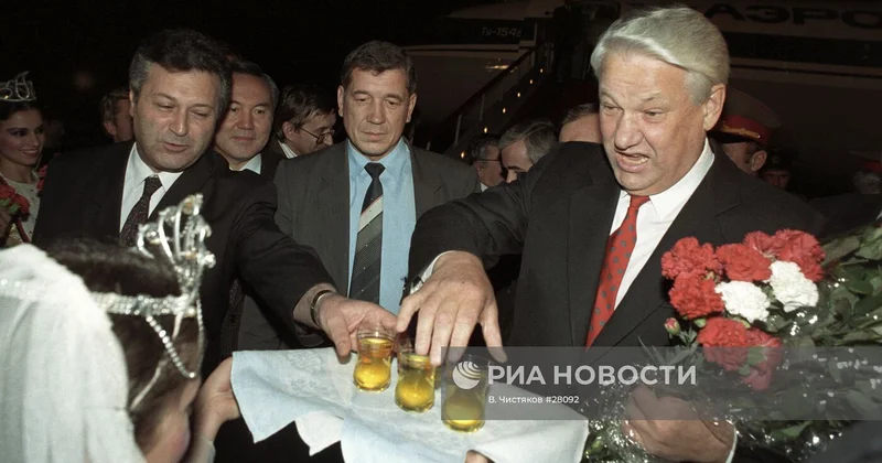 Prezidentlər Yeltsin və Nazarbayev 34 il əvvəl Gəncəyə niyə gəlmişdi?