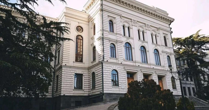 Qonşu ölkədə ali məktəblərdə təhsil müddəti qısaldıldı