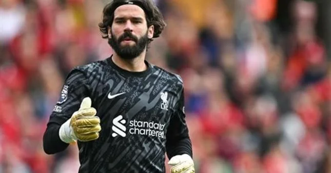 “Milan” Alisson Bekkerlə danışıqlara başladı