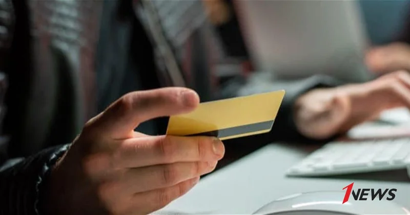 Похитил более 4000 манатов у матери и переводил деньги жене