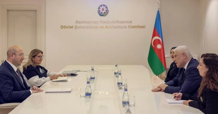 Глава Госкомитета Азербайджана обсудил WUF13 с экс президентом Сербии