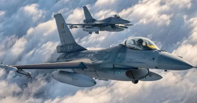 ABŞ qırıcıları Venesuela hava məkanının yaxınlığında uçuşlara başladı