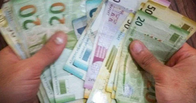 Bu şəxslərin maaşı 10 faizə yaxın artıb