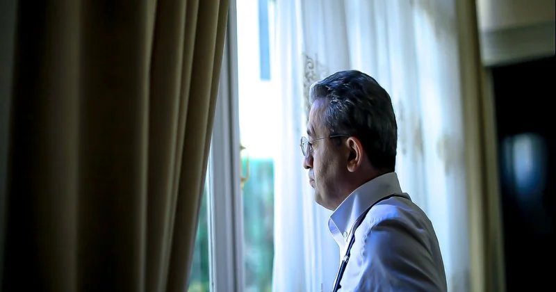 Yazın ki, o çox xoşbəxtdir: çünki... Səlim Babullaoğlunun şeiri