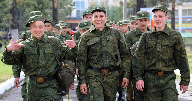 С начала года в ВС РФ прибыли более 400 тысяч контрактников