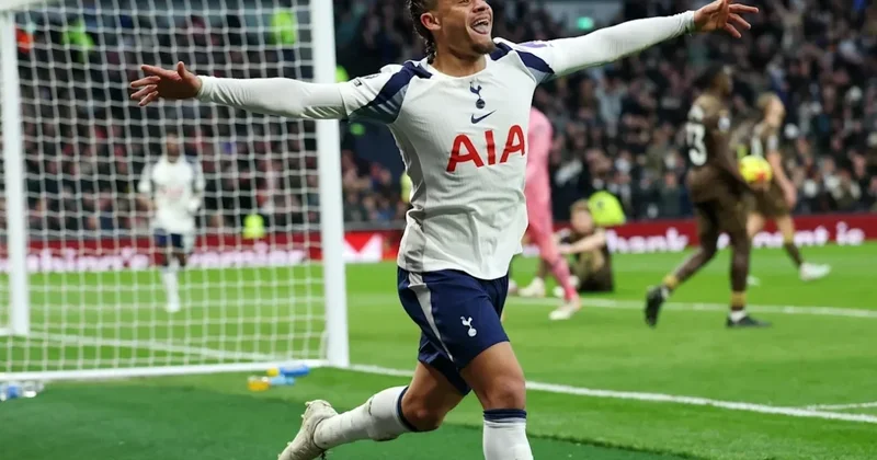 “Tottenhem”in baş məşqçisi Xavi Simonsu tərifləyib