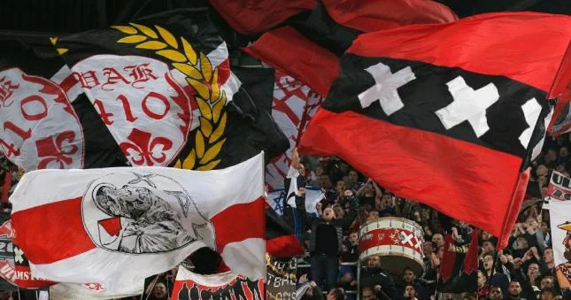 Ayaks ın böyük azarkeş ordusu Bakıda