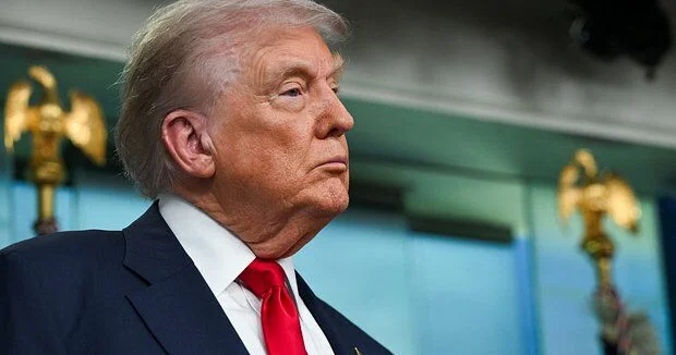 Trampın növbəti hədəfi: Nəsə etməliyəm