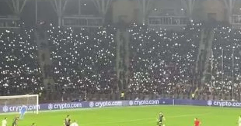 “Qarabağ” azarkeşlərindən möhtəşəm işıq şou... VİDEO