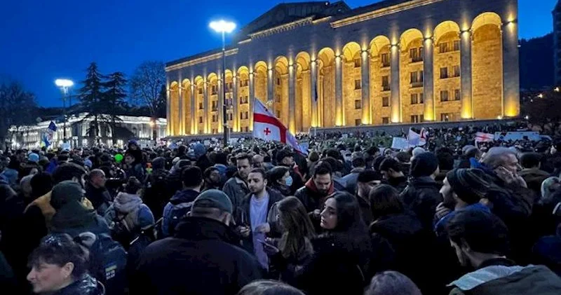Gürcüstanda etirazçıların yolları bağlaması qadağan edildi