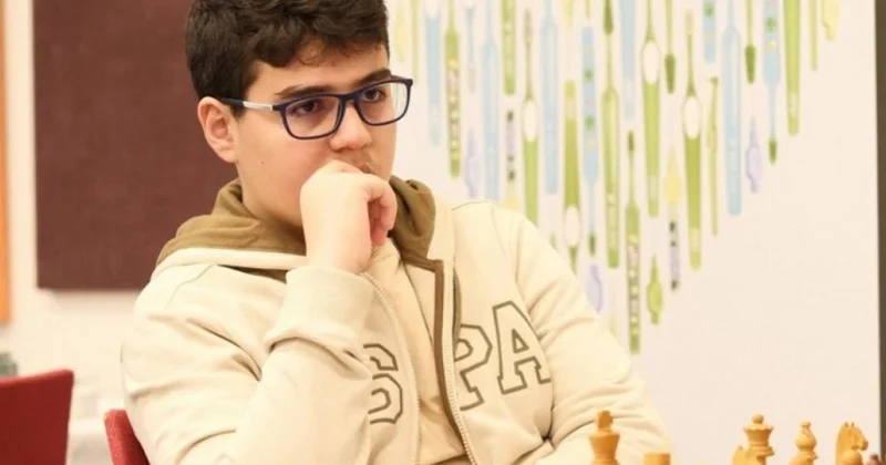 Türkiyəli şahmatçı Maqnus Karlsenin rekordunu yeniləyib