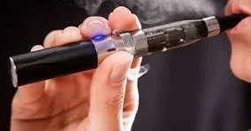 Dünyada elektron siqaretlərin qadağası dalğası