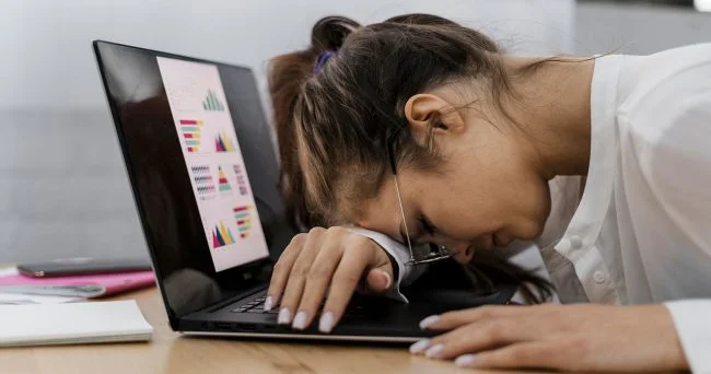 İlin sonu iş yükü insanı tükəndirə bilər