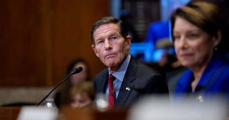 ABŞ senatoru: Tramp Uitkoff və Kuşneri dəyişməli, o sülh planı nı kənara atmalıdır