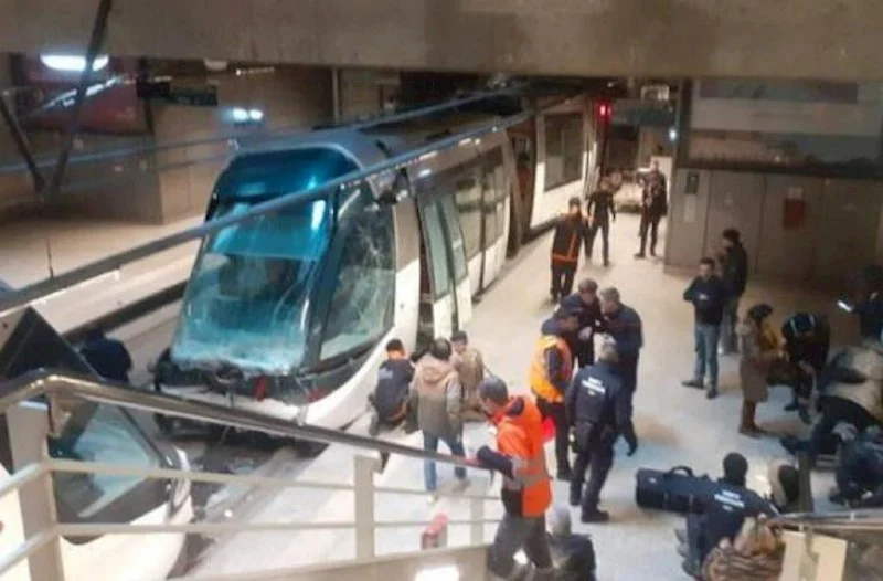 Fransada iki tramvay toqquşdu İyirmi nəfər yaralanıb