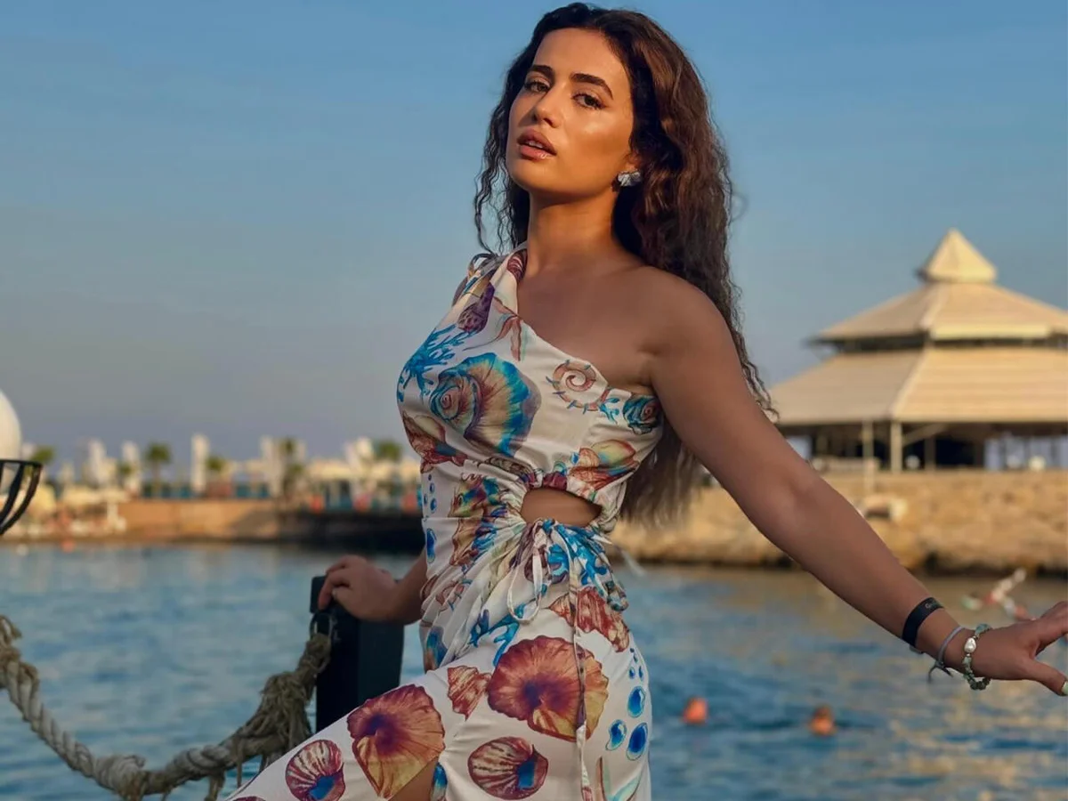 Zarina 2ci dəfə burun əməliyyatı etdirdi FOTO KONKRET