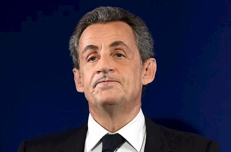 Sarkozi elektron qolbaq taxacaq 1 illik cəzası var