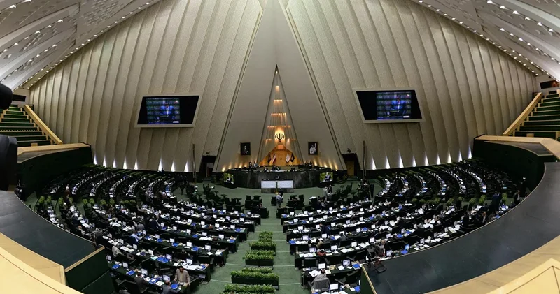 Парламент Ирана собрался на экстренное заседание из за беспорядков в стране Minval Politika