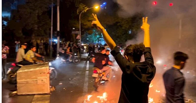 İranda etiraz edənlər “Allahın düşməni” hesab olunacaq Cəzası ölümdür