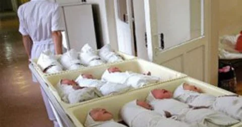 Dünyada doğum əmsalı sürətlə azalır Son 75 ildə 38 dən 17 yə düşüb