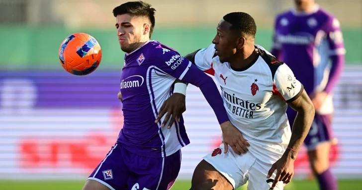 Милан ушел от поражения в матче с Фиорентиной благодаря голу в концовке